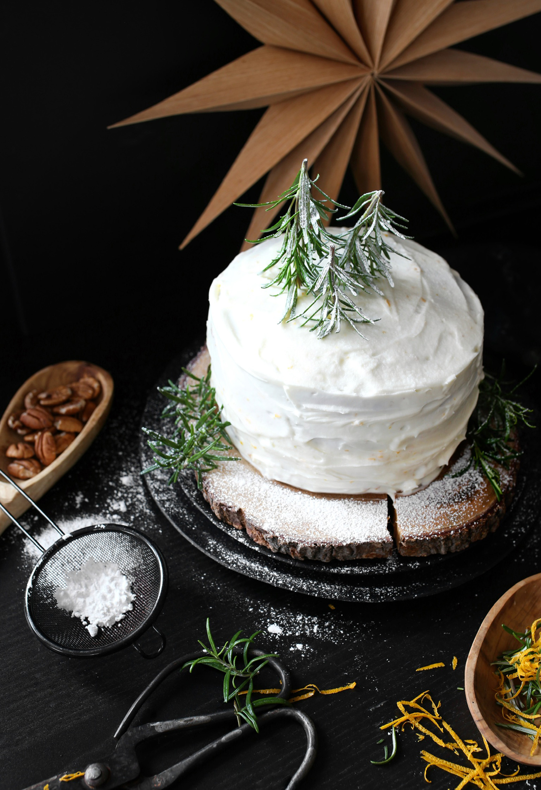 CHRISTMAS CARROT CAKE - Therese Knutsen